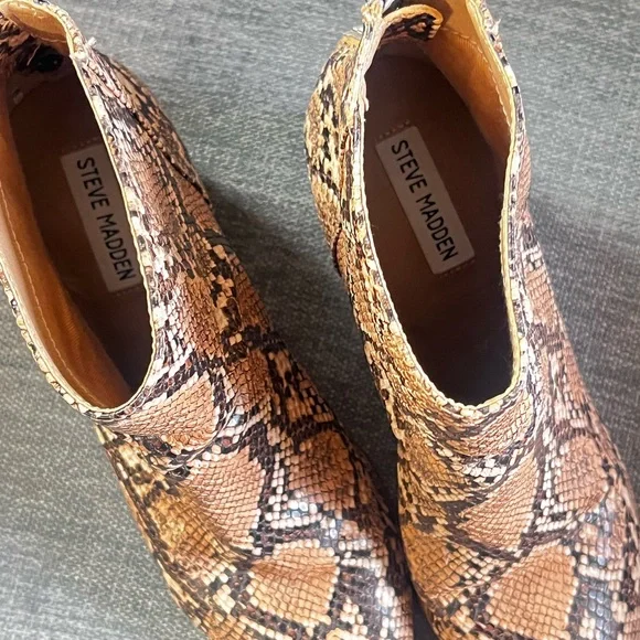 Steve Madden Julianne Snake Python Skin Tan Ankle Boots Block Heel Shoes Size 10 - Picture 3 of 7